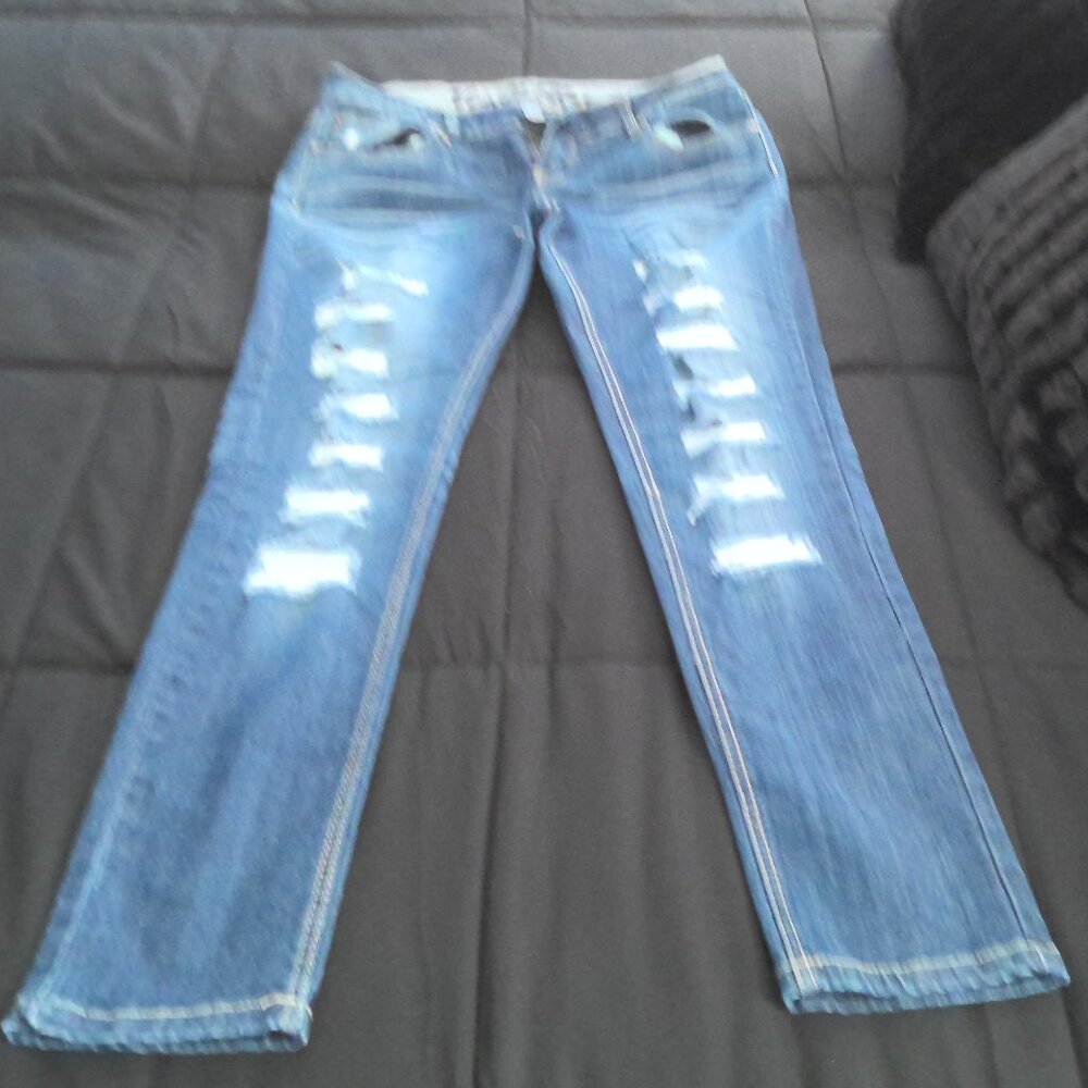 Jeans with Hole